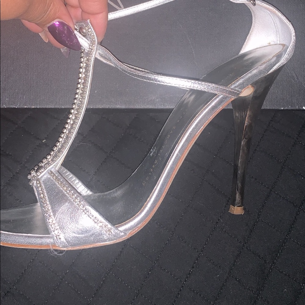 Guiseppi Zannoti Heels Silver Metal w/Rinestones